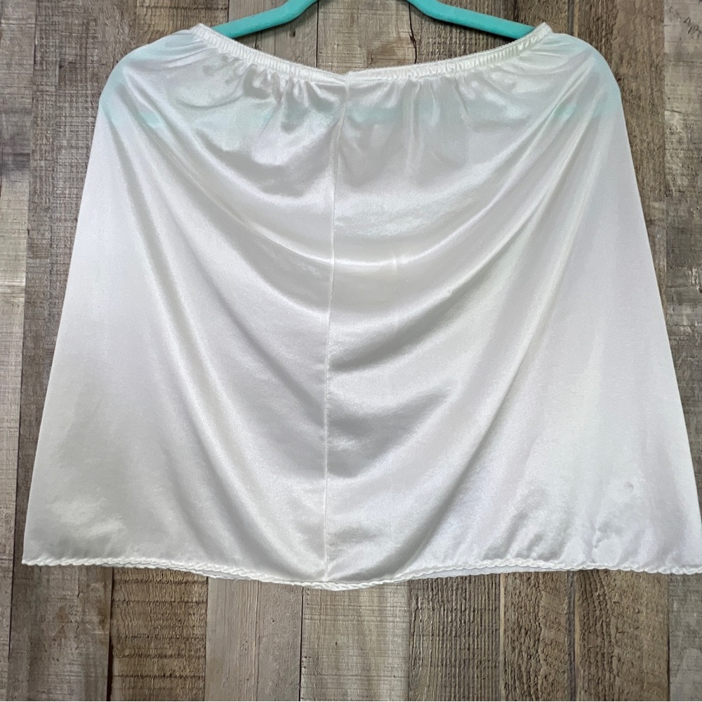 Pull On Slip Size Large with Elastic Stretch Waistband Cream/Off White C…
